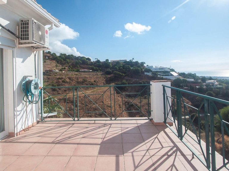 Villa for Sale in Estepona, Malaga 28