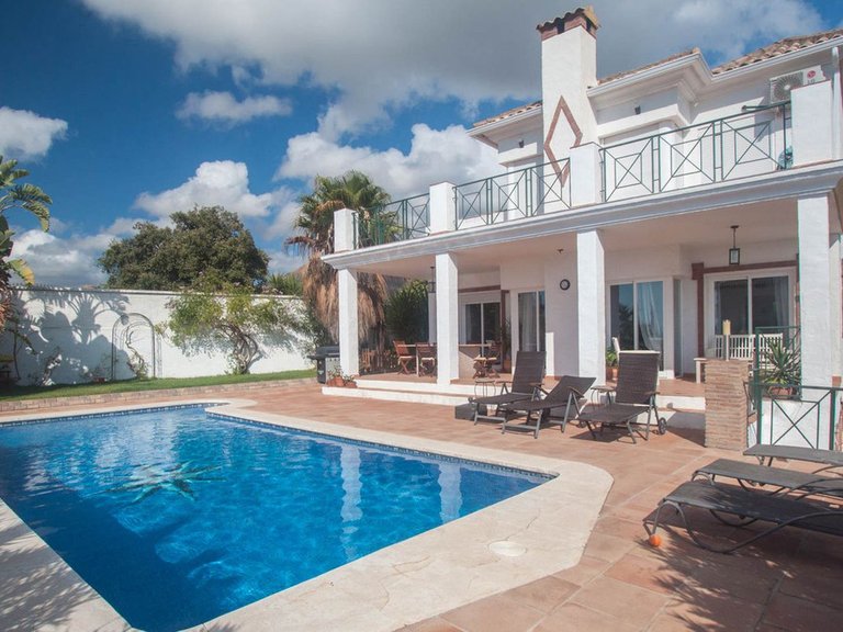 Villa for Sale in Estepona, Malaga 38