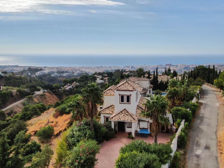 Villa for Sale in Estepona, Malaga 47