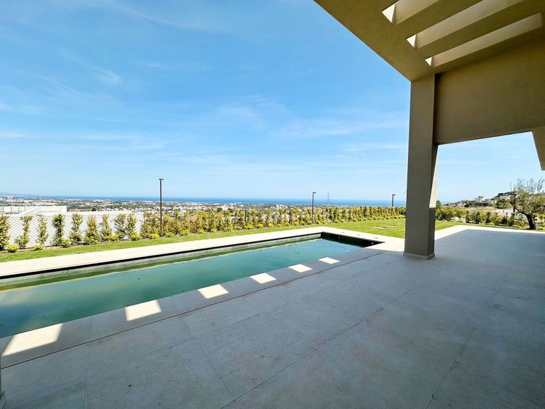 Villa for Sale in Benahavís, Malaga 1