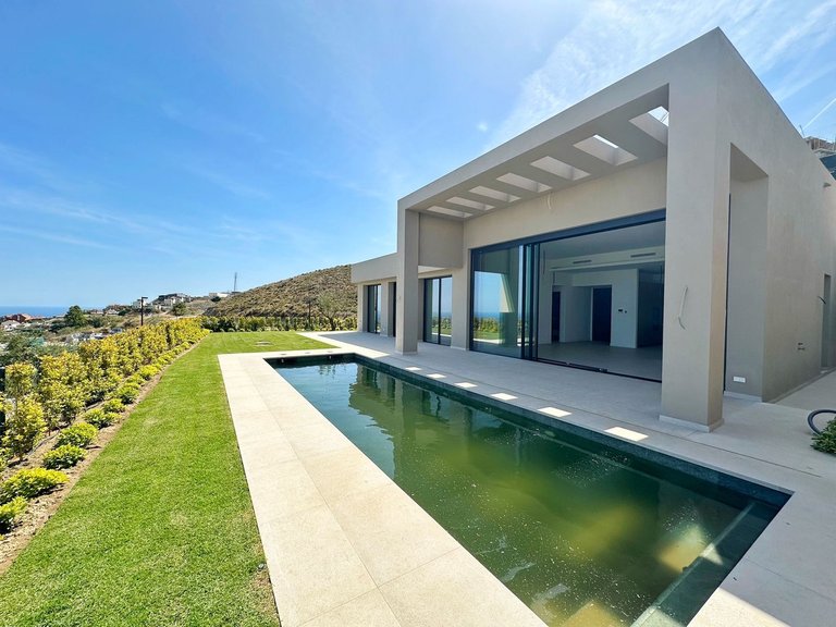 Villa for Sale in Benahavís, Malaga 5