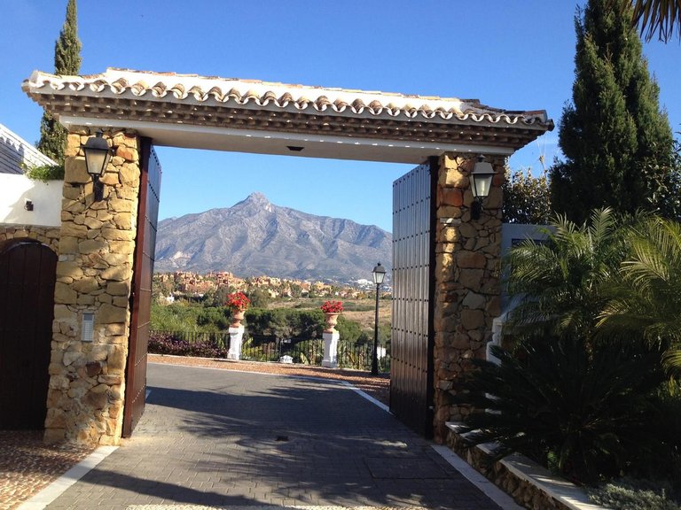 Town House for Sale in Costa del Sol, Nueva Andalucía, Malaga 1