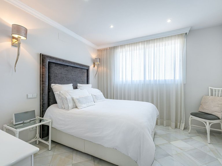 Villa for Sale in Nueva Andalucía, Malaga 11