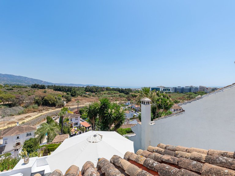 Town House for Sale in Costa del Sol, Nueva Andalucía, Malaga 18