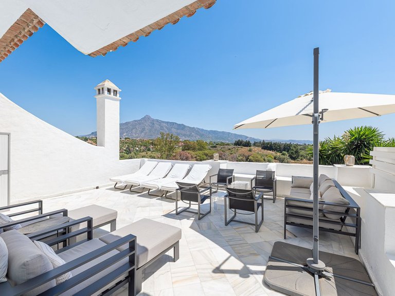 Villa for Sale in Nueva Andalucía, Malaga 2