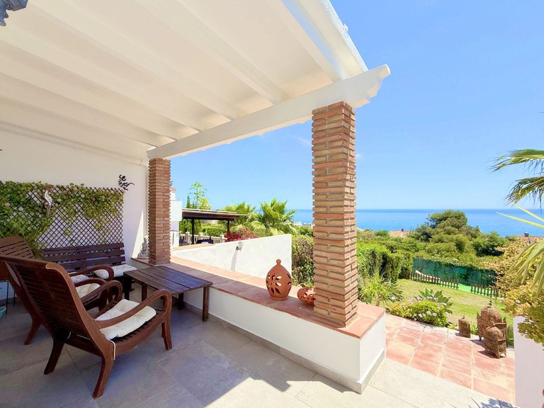 Villa for Sale in Estepona, Malaga 1