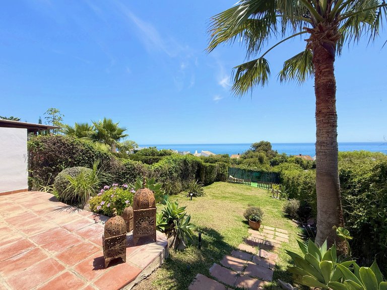 Villa for Sale in Estepona, Malaga 10