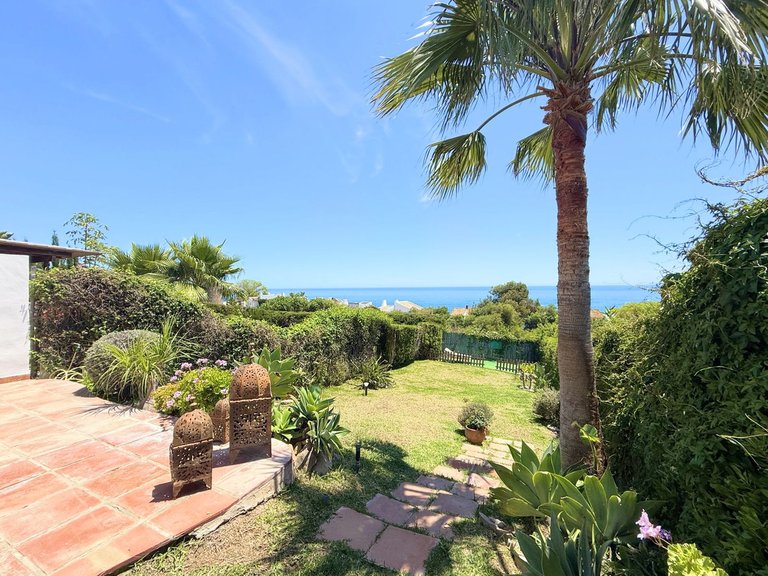 Villa for Sale in Estepona, Malaga 20