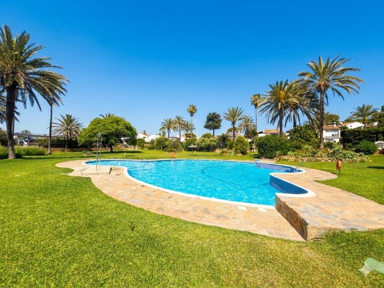 Villa for Sale in Estepona, Malaga 36