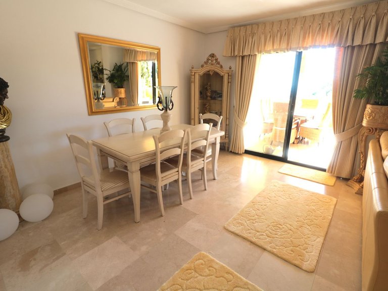 Apartment for Sale in New Golden Mile, Malaga 11