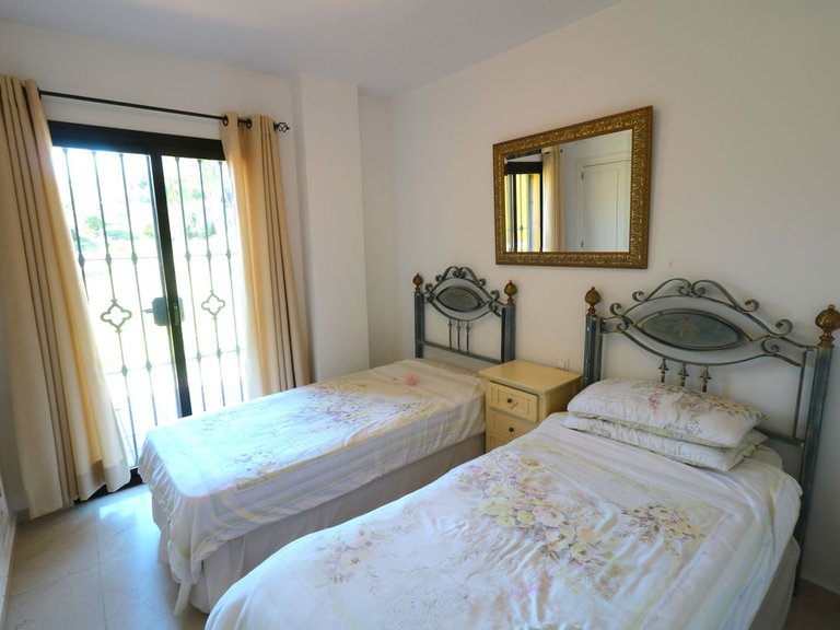 Apartment for Sale in New Golden Mile, Malaga 20