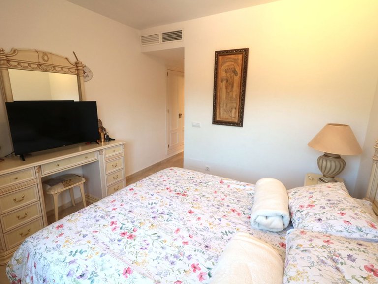 Apartment for Sale in New Golden Mile, Malaga 23