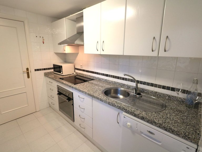Apartment for Sale in New Golden Mile, Malaga 25