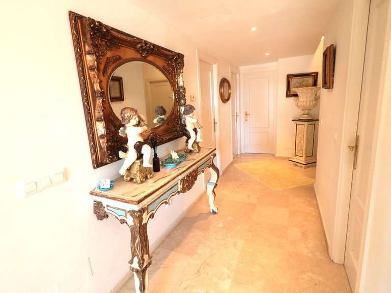 Apartment for Sale in New Golden Mile, Malaga 32