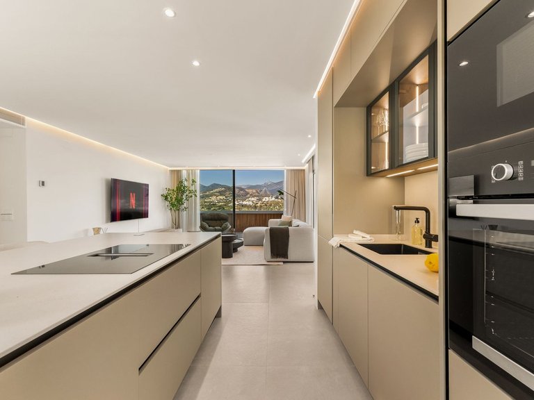 Apartment for Sale in Nueva Andalucía, Malaga 5