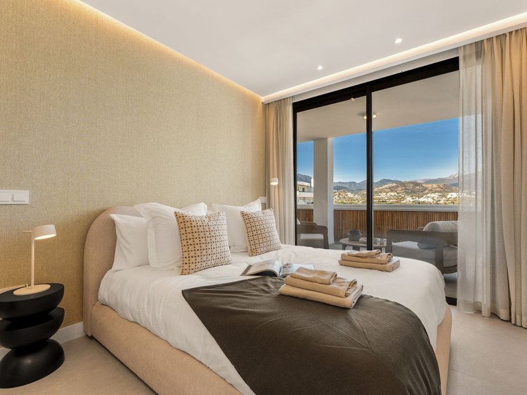 Apartment for Sale in Nueva Andalucía, Malaga 9