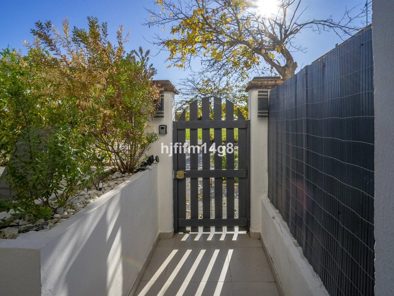 Apartment for Sale in San Pedro De Alcántara, Malaga 24