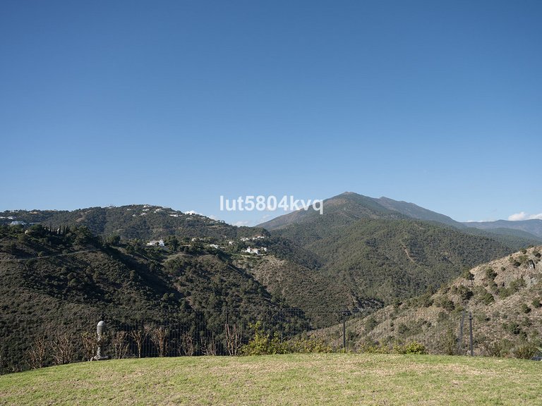 Apartment for Sale in Benahavís, Malaga 7