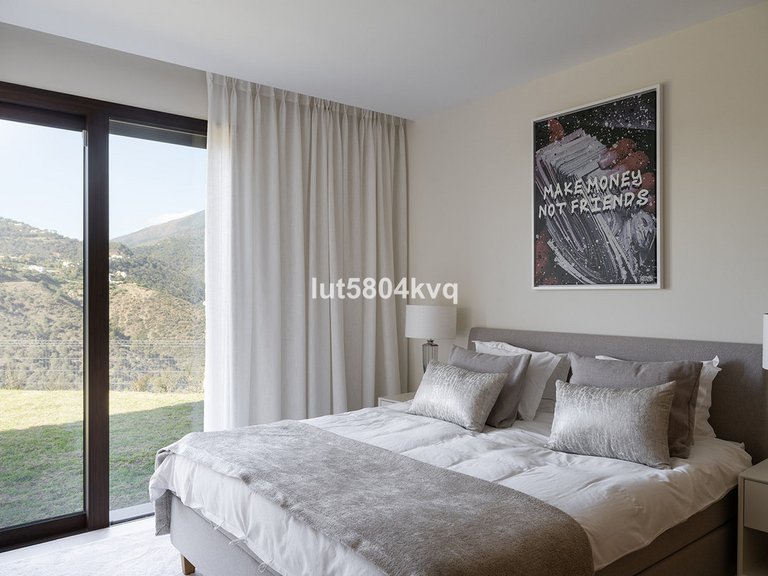 Apartment for Sale in Benahavís, Malaga 9