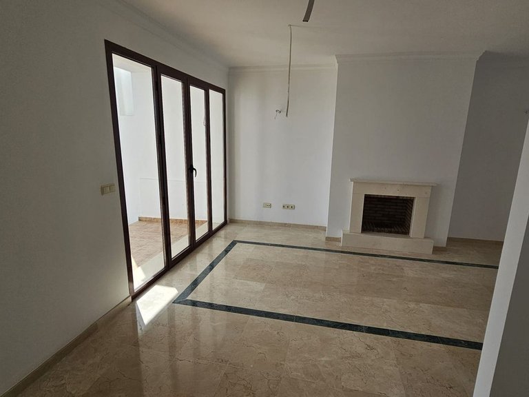 Villa for Sale in Doña Julia, Malaga 19