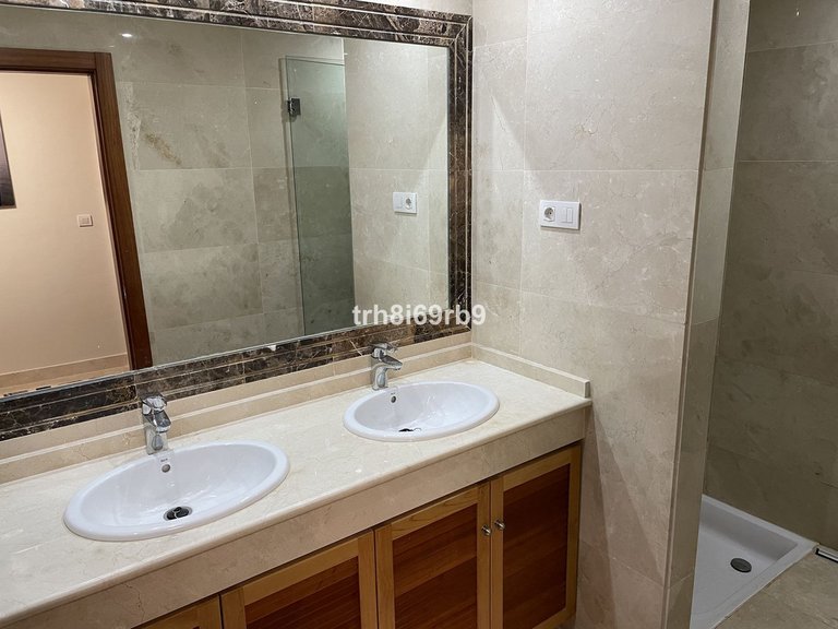 Villa for Sale in Estepona, Malaga 19