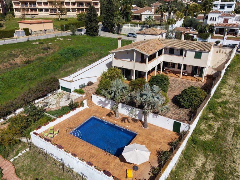 Villa for Sale in Mijas Golf, Malaga 32