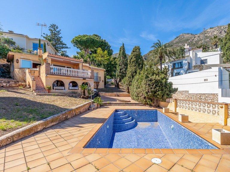 Villa for Sale in Benalmadena, Malaga 3