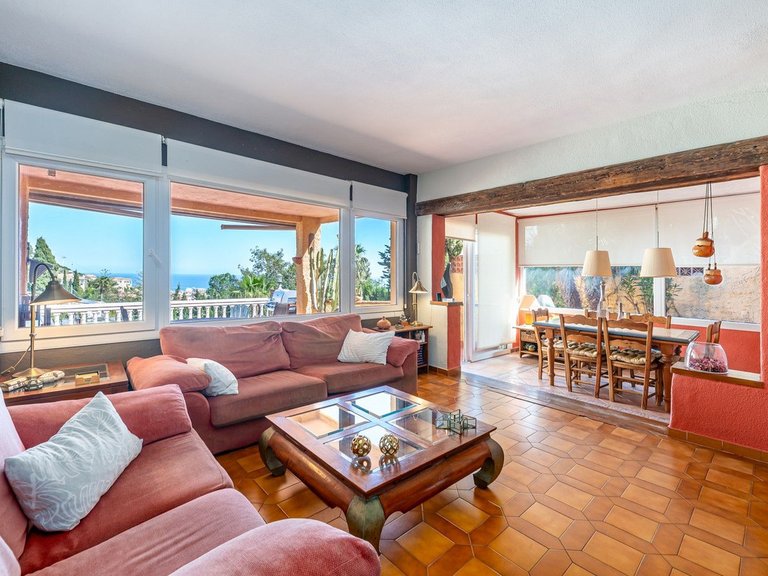 Villa for Sale in Benalmadena, Malaga 9