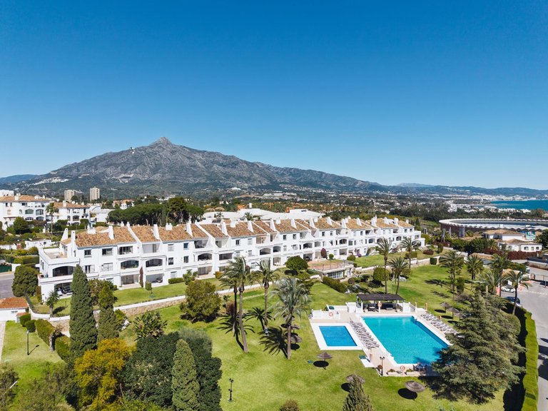 Apartment for Sale in Nueva Andalucía, Malaga 1
