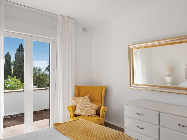 Apartment for Sale in Nueva Andalucía, Malaga 16