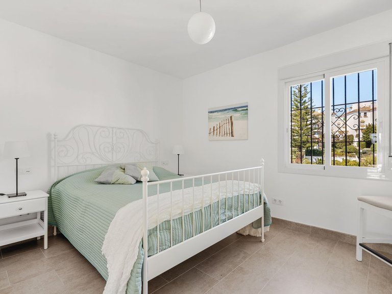 Apartment for Sale in Nueva Andalucía, Malaga 19
