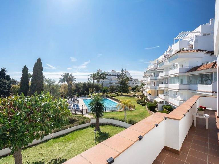 Apartment for Sale in Nueva Andalucía, Malaga 24