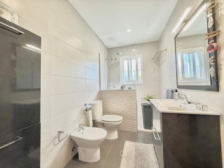 Villa for Sale in Los Pacos, Malaga 12