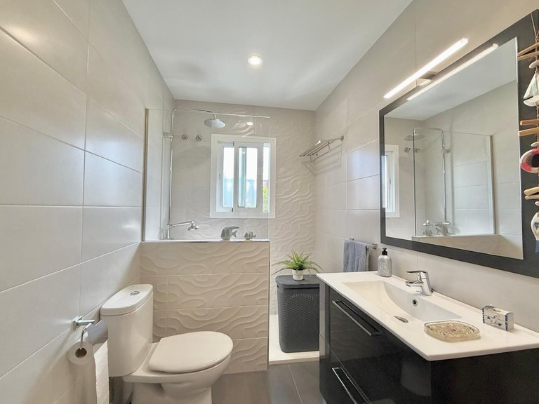 Villa for Sale in Los Pacos, Malaga 13