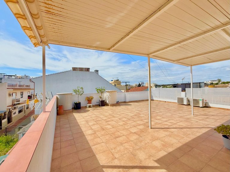Villa for Sale in Los Pacos, Malaga 21