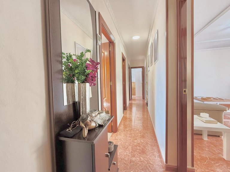 Villa for Sale in Los Pacos, Malaga 4