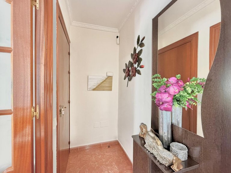 Villa for Sale in Los Pacos, Malaga 5