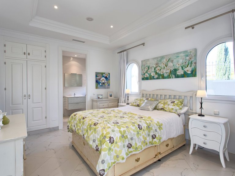 Villa for Sale in Benahavís, Malaga 11