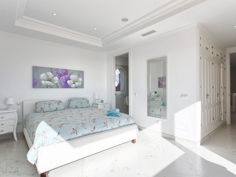 Villa for Sale in Benahavís, Malaga 16