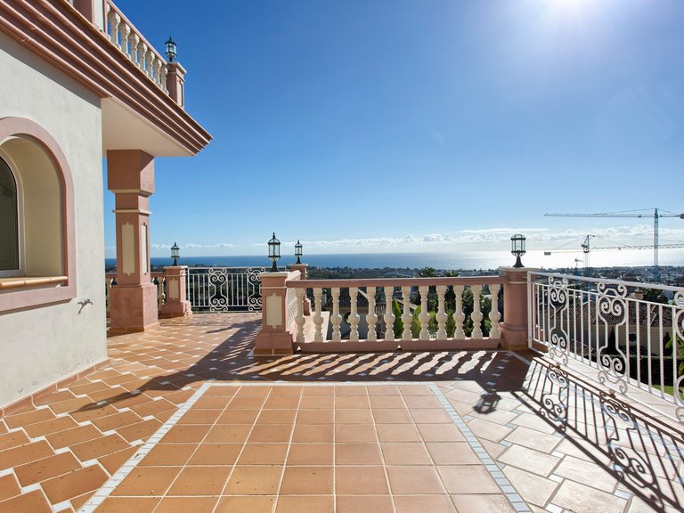 Villa for Sale in Benahavís, Malaga 19