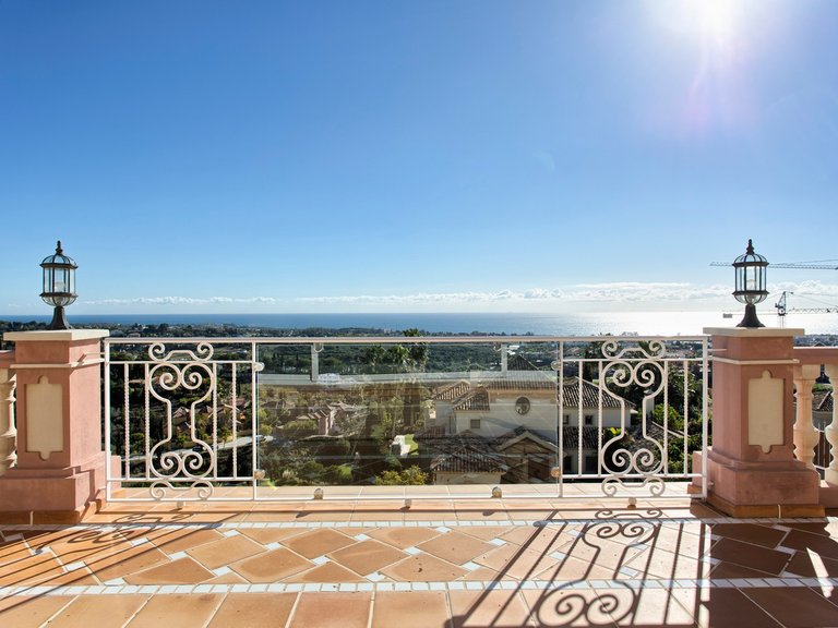Villa for Sale in Benahavís, Malaga 21