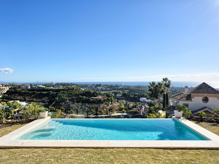 Villa for Sale in Benahavís, Malaga 23
