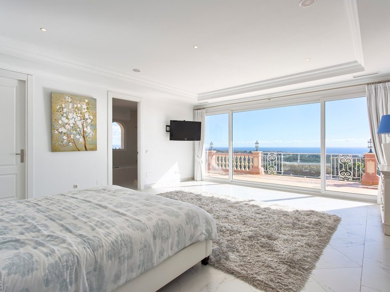 Villa for Sale in Benahavís, Malaga 25