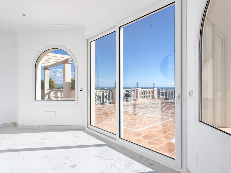 Villa for Sale in Benahavís, Malaga 31