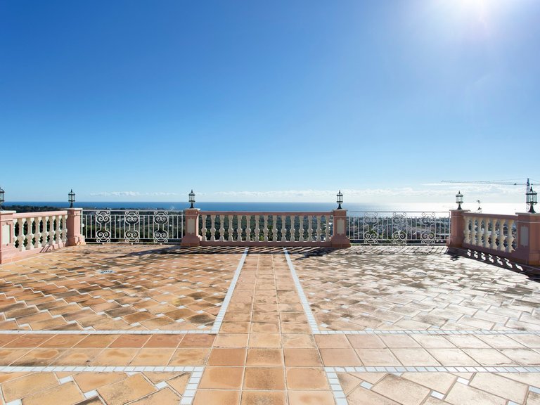 Villa for Sale in Benahavís, Malaga 32