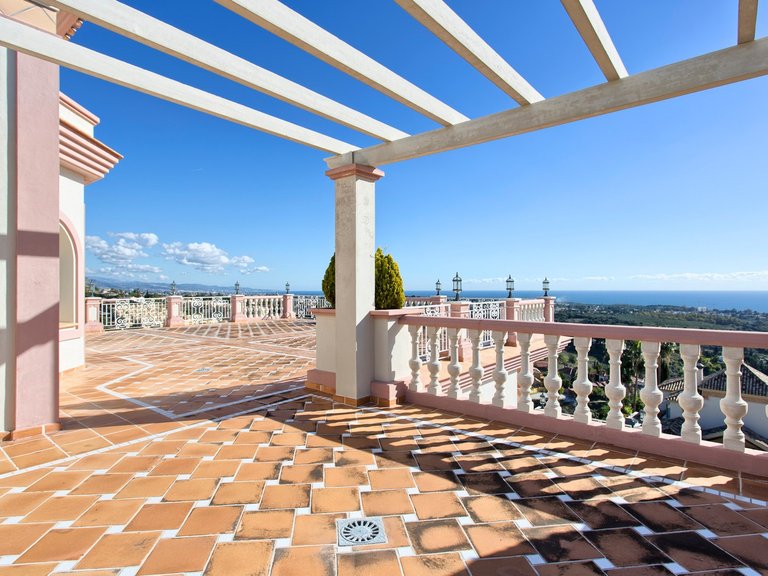Villa for Sale in Benahavís, Malaga 33