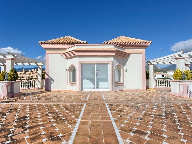 Villa for Sale in Benahavís, Malaga 34