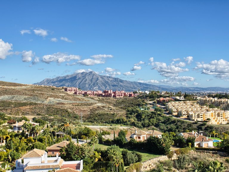 Villa for Sale in Benahavís, Malaga 35