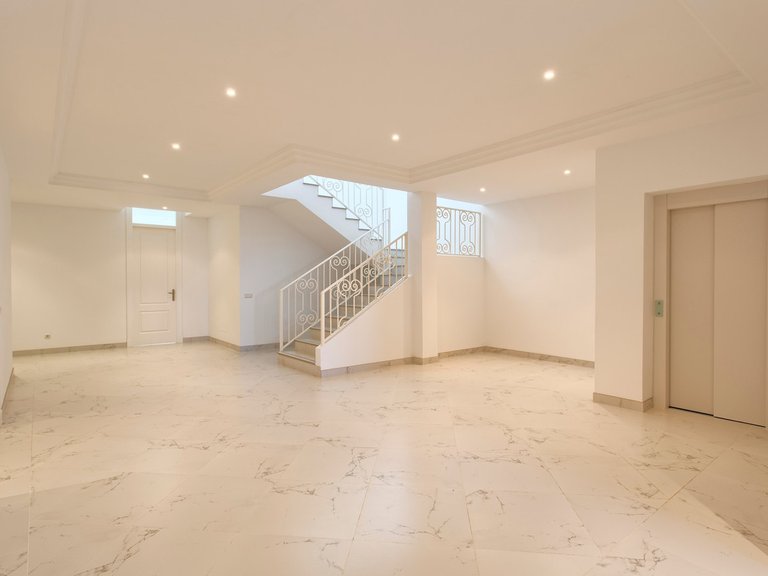 Villa for Sale in Benahavís, Malaga 36