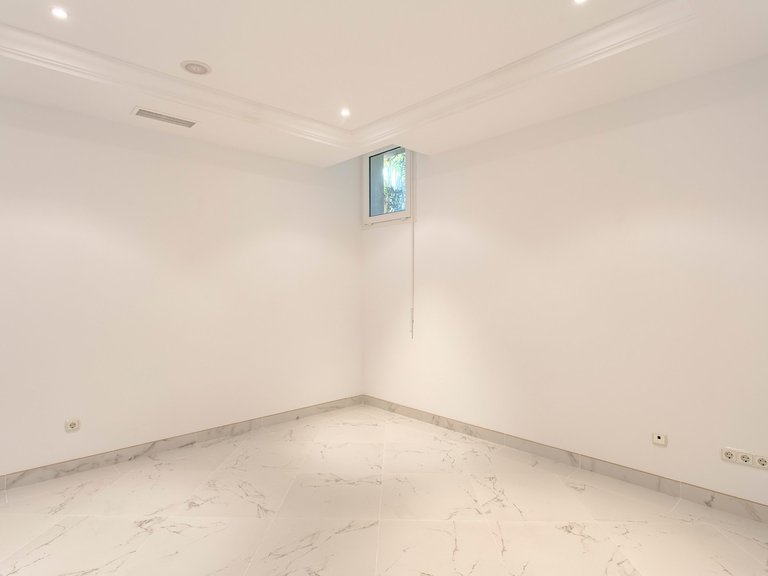 Villa for Sale in Benahavís, Malaga 37